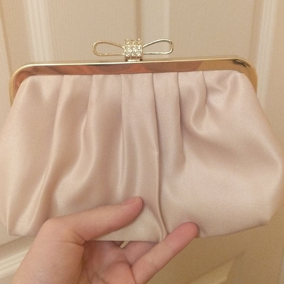 Clutch - Picture 6 of 6